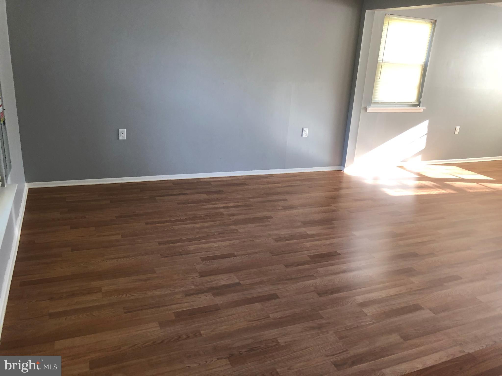 602 Winding Way Clementon, NJ 08021 - Photo 11 of 16 living room