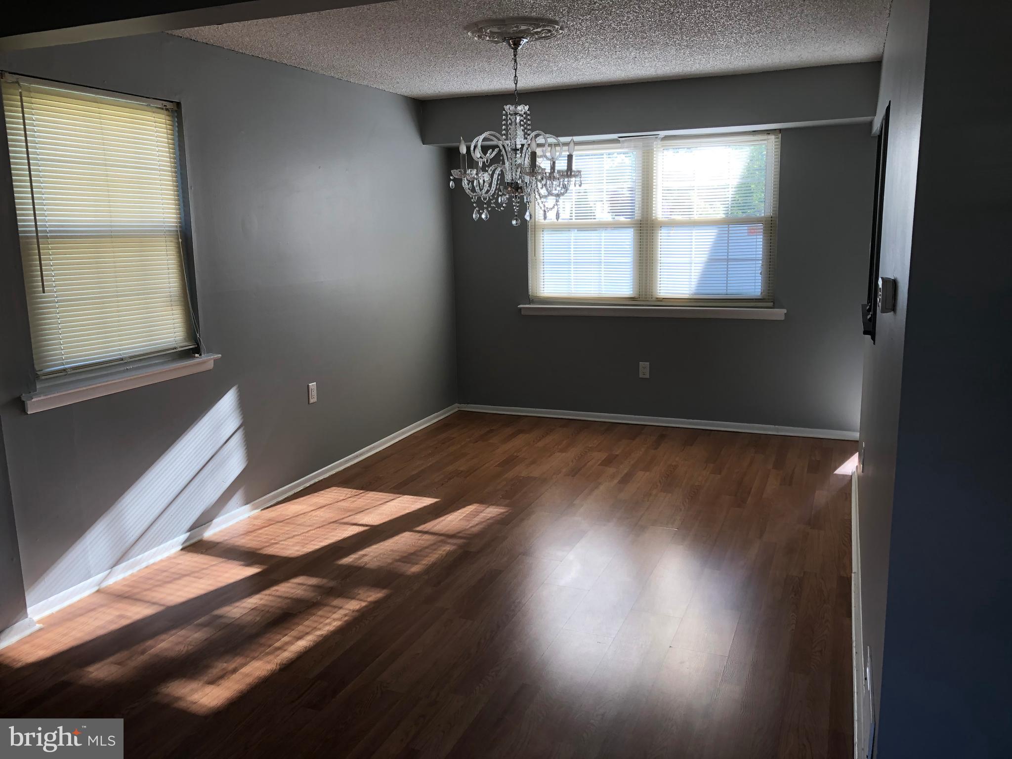 602 Winding Way Clementon, NJ 08021 - Photo 12 of 16 living room dining oom