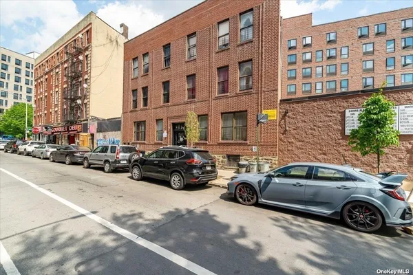 $1,999,999 | 2466-2468 Beaumont Avenue | Belmont