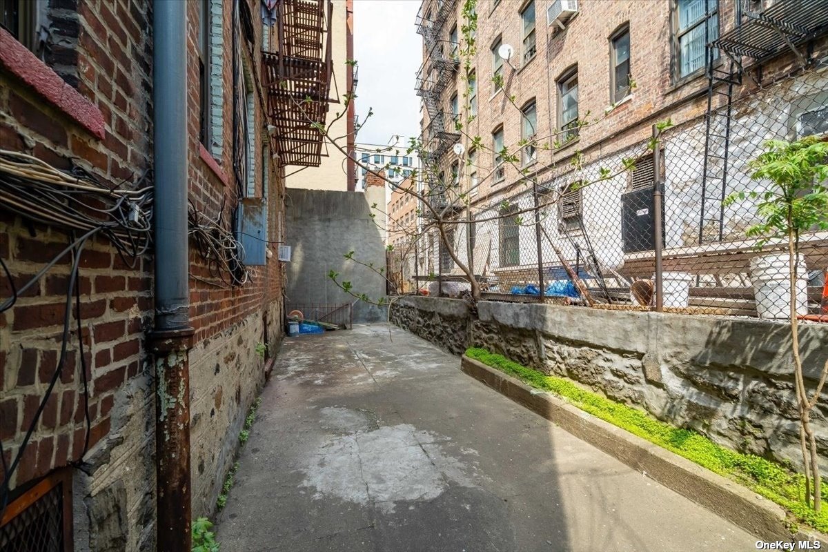 2466-2468 Beaumont Avenue Bronx, NY 10458 - Photo 9 of 14