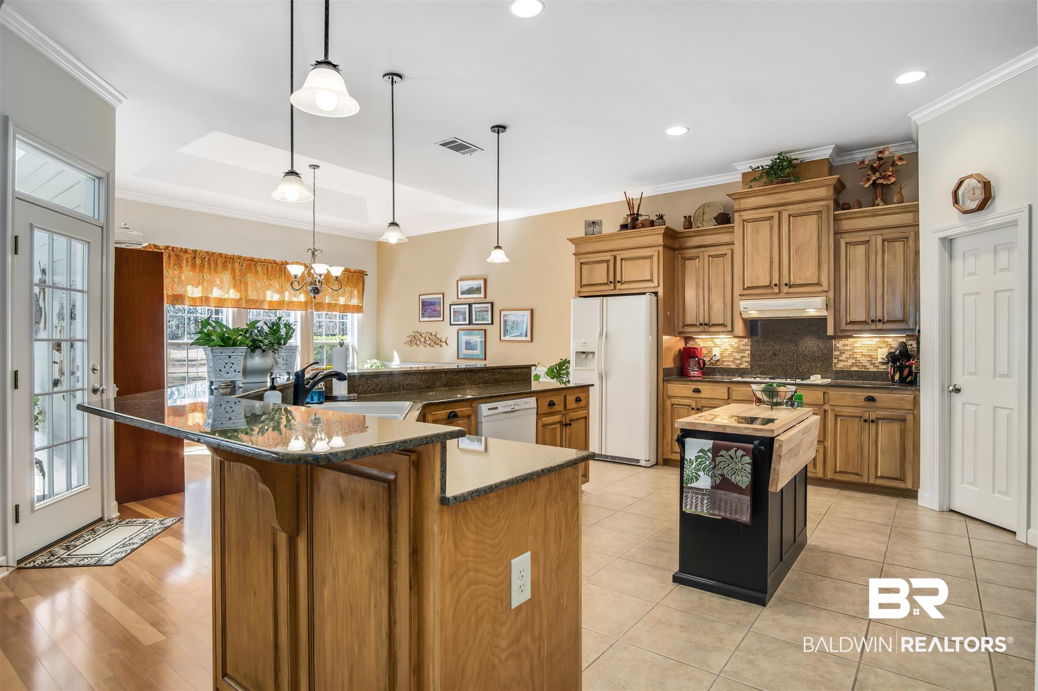 30833 Pine Court Daphne, AL 36527 - Photo 9 of 37 Kitchen