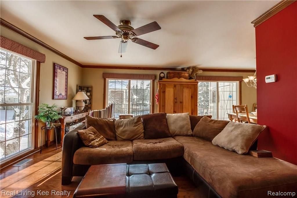 1393 Paddle Wheel Lane Rochester Hills, MI 48306 - Photo 5 of 34