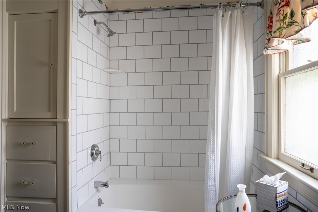 2584 Cheshire Road Cleveland, OH 44120 - Photo 21 of 35 Gallery Image 21