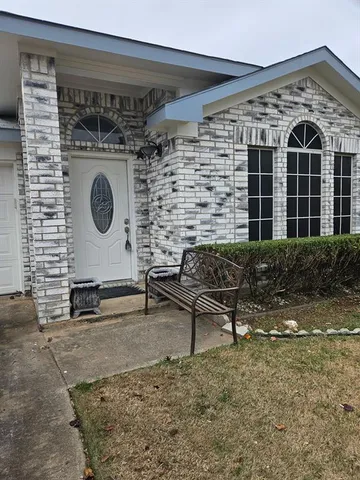 $2,000 | 8025 Summer Sun Drive, Fort Worth, TX 76137