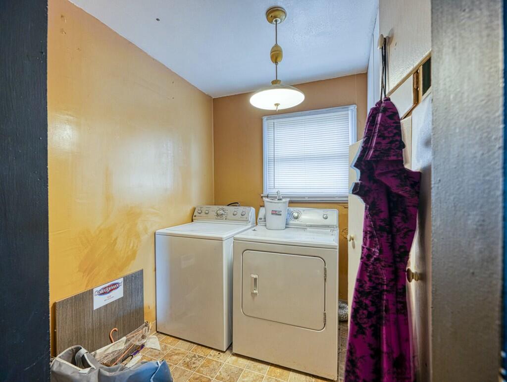 425 West 1st Street Merrill, OR 97633 - Photo 36 of 38 1st St. Laundry Room