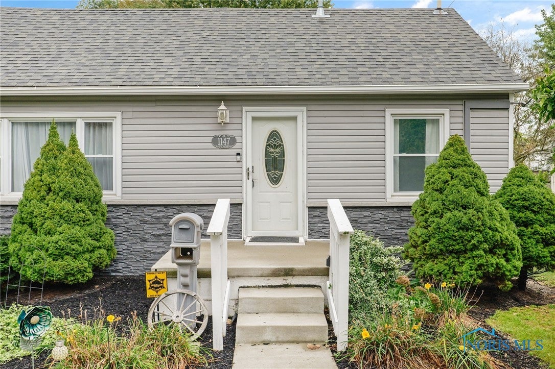 1147 Patchen Road Oregon, OH 43616 - Photo 2 of 44 Gallery Image 2