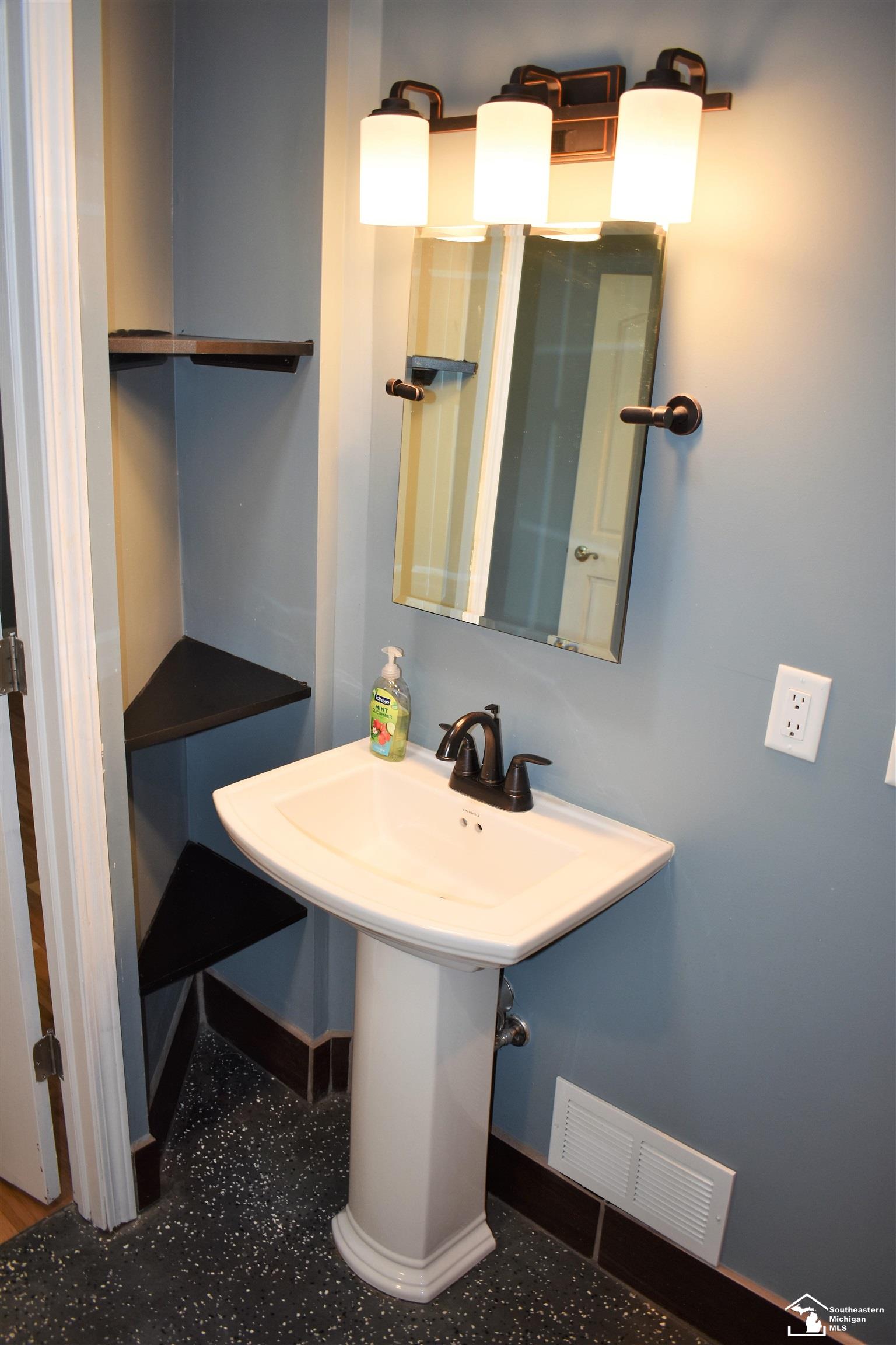 11365 Horton Road Goodrich, MI 48438 - Photo 16 of 37 50115014-15.JPG