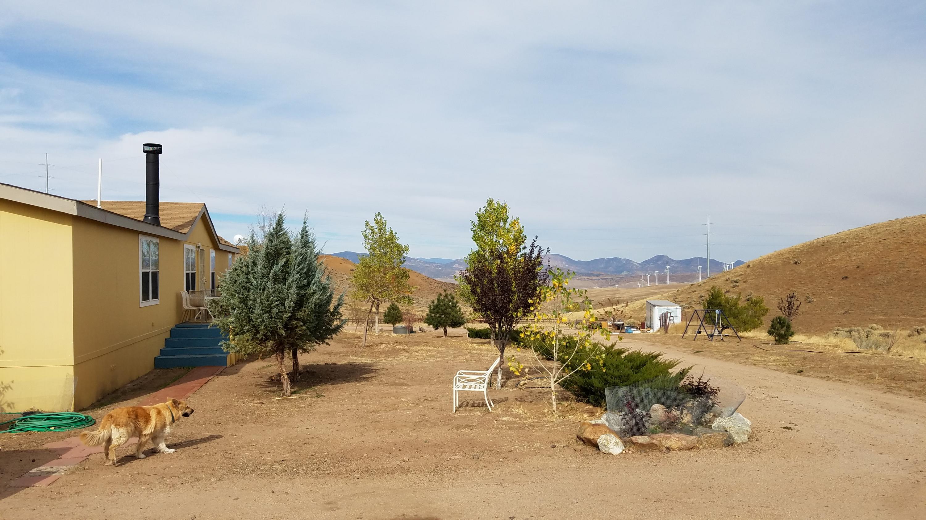 17215 Tehachapi Willow Springs Road Tehachapi, CA 93561 - Photo 24 of 45 a view of a ocean with a mountain