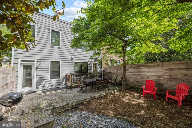 $7,500 | 407 Independence Avenue Southeast, Washington, DC 20003