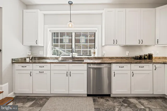 $7,500 | 407 Independence Avenue Southeast, Washington, DC 20003