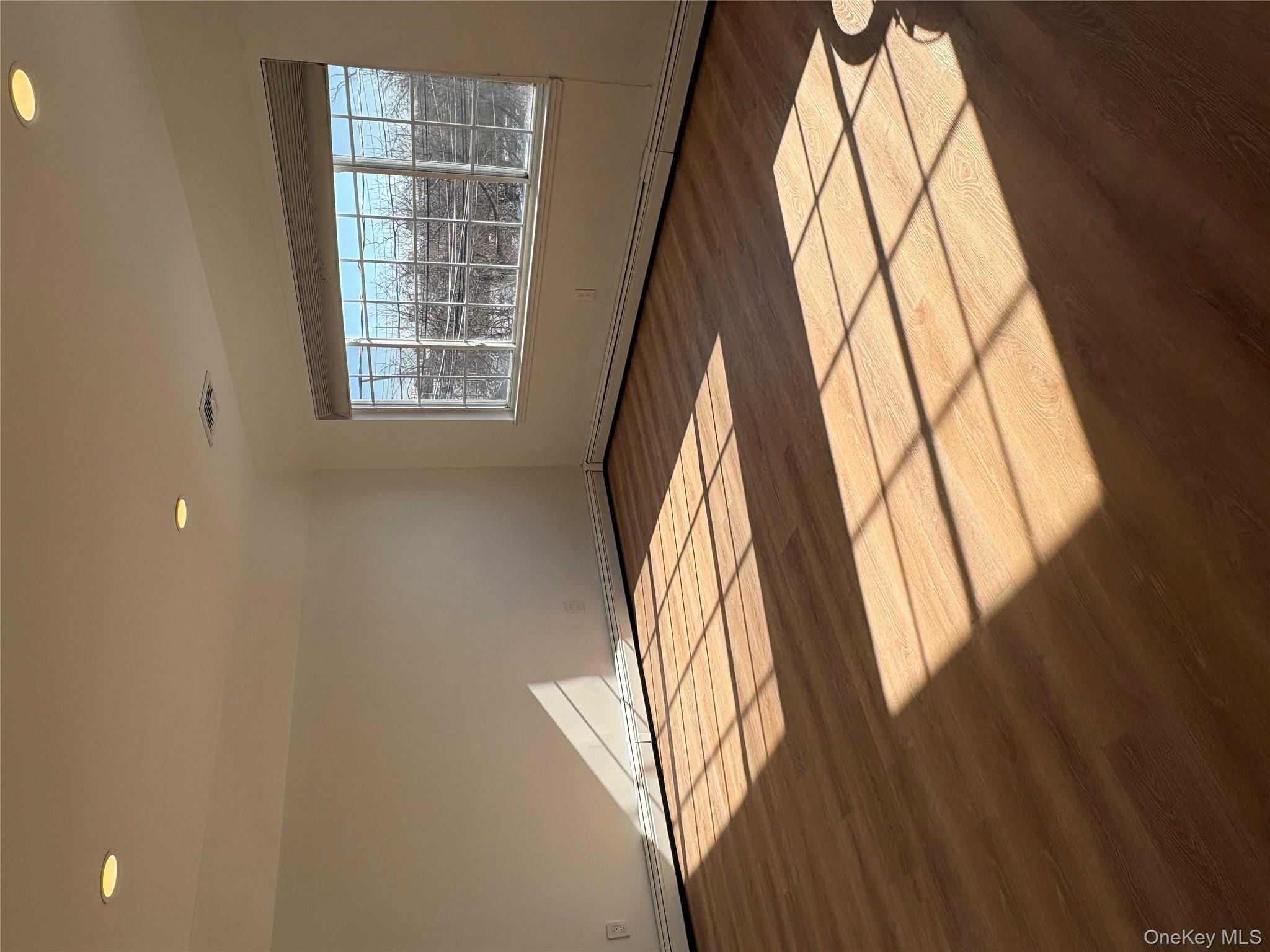 17 West 20th Road Queens, NY 11693 - Photo 1 of 6