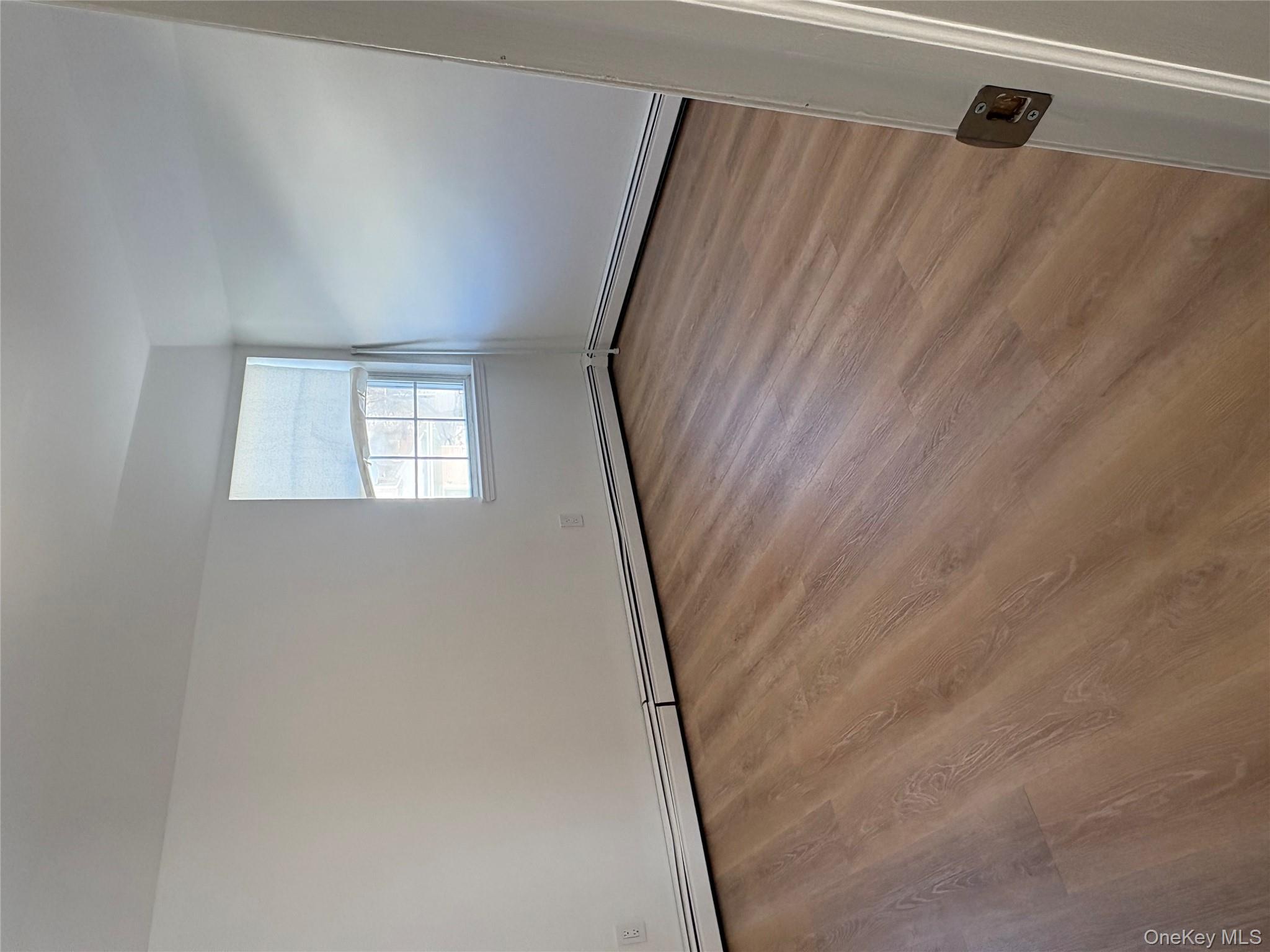 17 West 20th Road Queens, NY 11693 - Photo 2 of 6