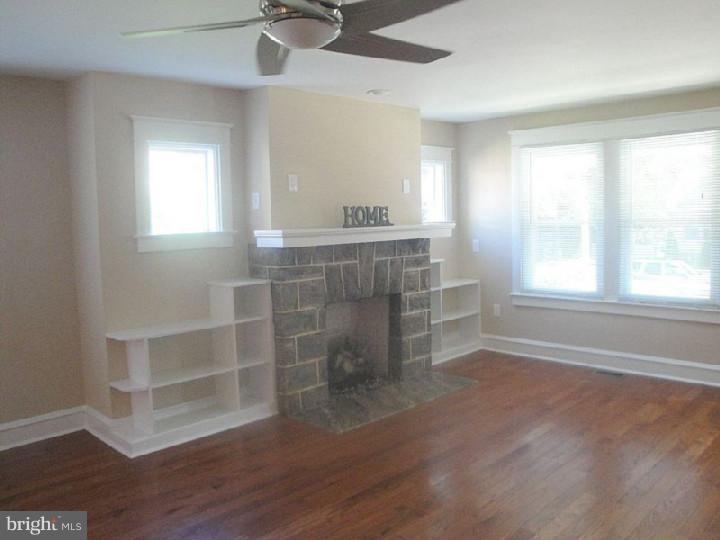 250 South Highland Road Springfield, PA 19064 - Photo 5 of 25 Living Room