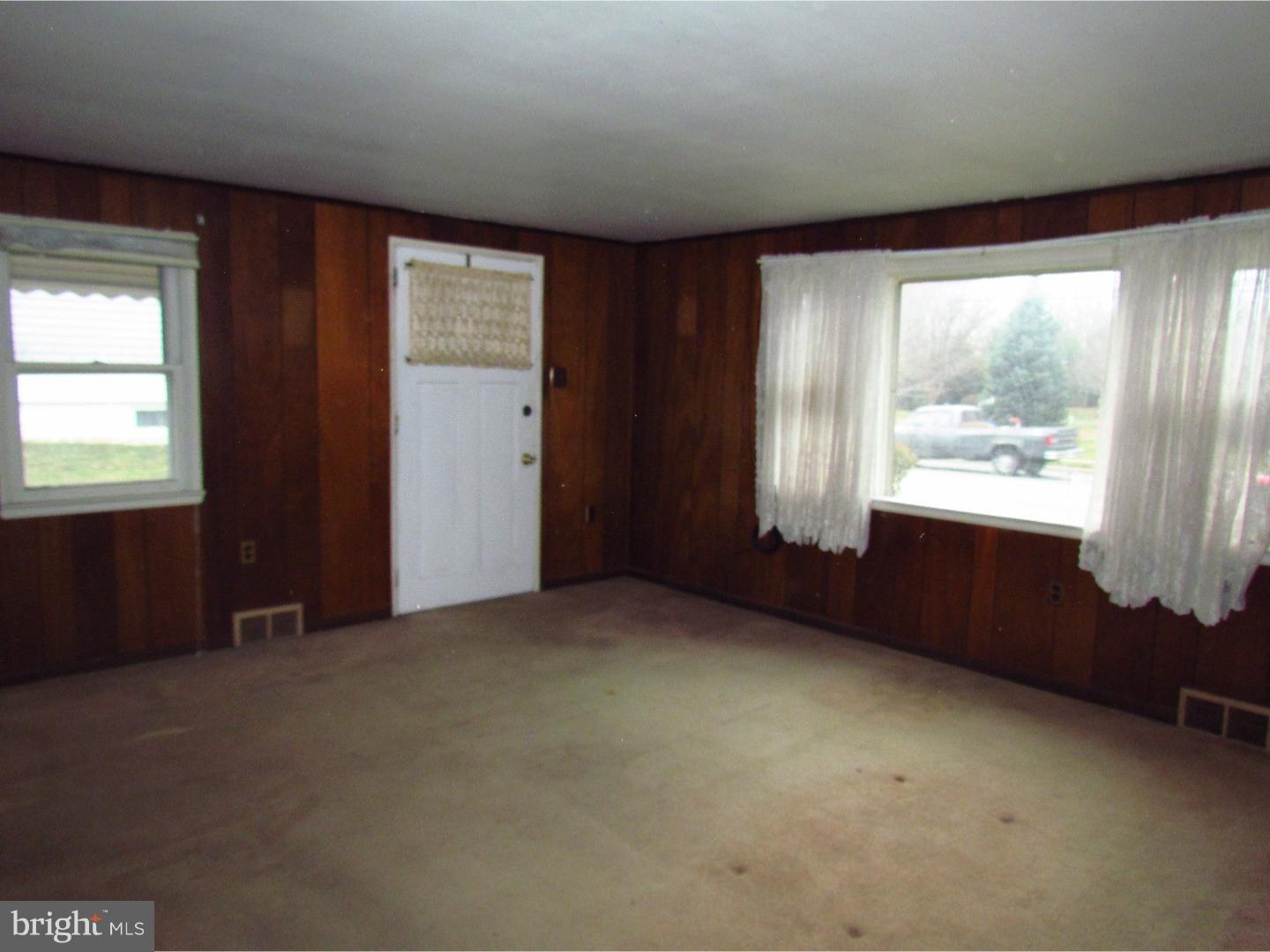 235 Fitzwatertown Road Willow Grove, PA 19090 - Photo 7 of 22 Living Room