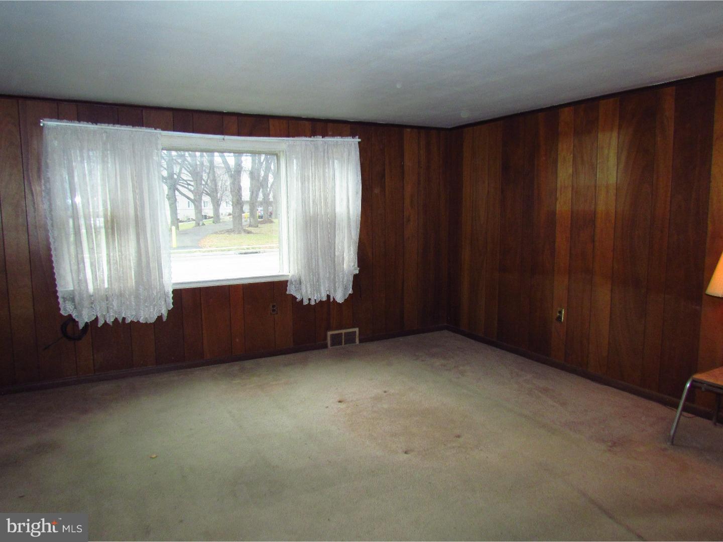 235 Fitzwatertown Road Willow Grove, PA 19090 - Photo 8 of 22 Living Room