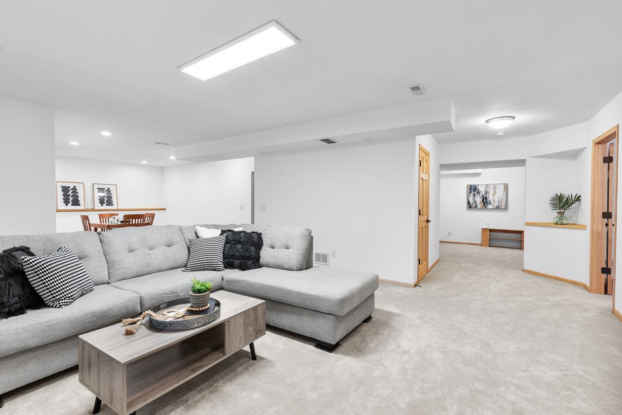 18780 Pathfinder Drive Eden Prairie, MN 55347 - Photo 46 of 59