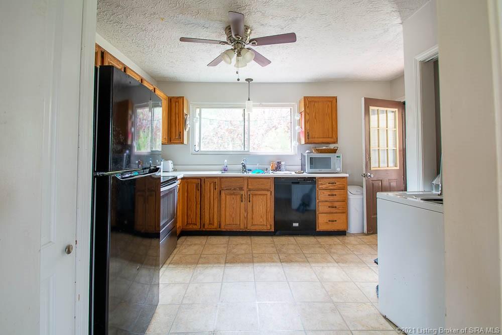 4255 North Whitsett Road Austin, IN 47102 - Photo 4 of 17 Gallery Image 4