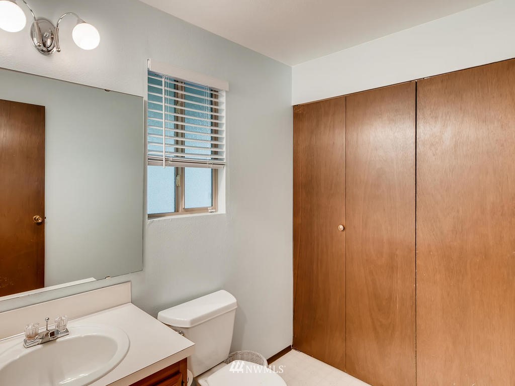 11125 Southeast 183rd Place Renton, WA 98055 - Photo 12 of 24
