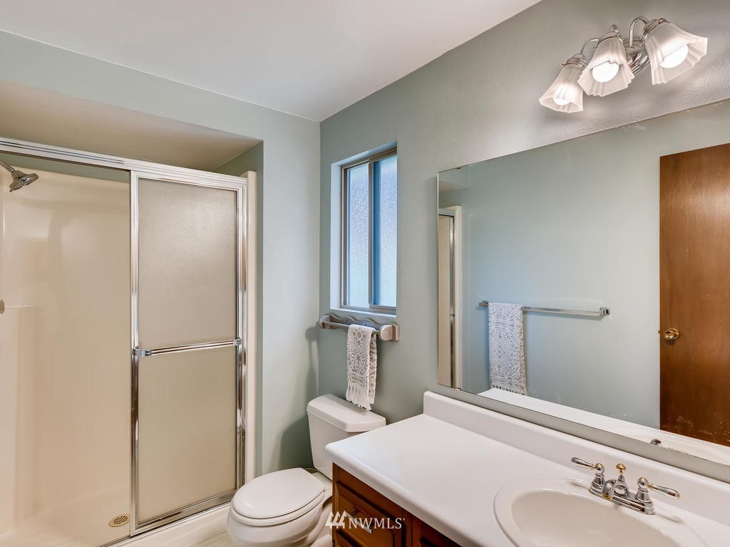 11125 Southeast 183rd Place Renton, WA 98055 - Photo 15 of 24