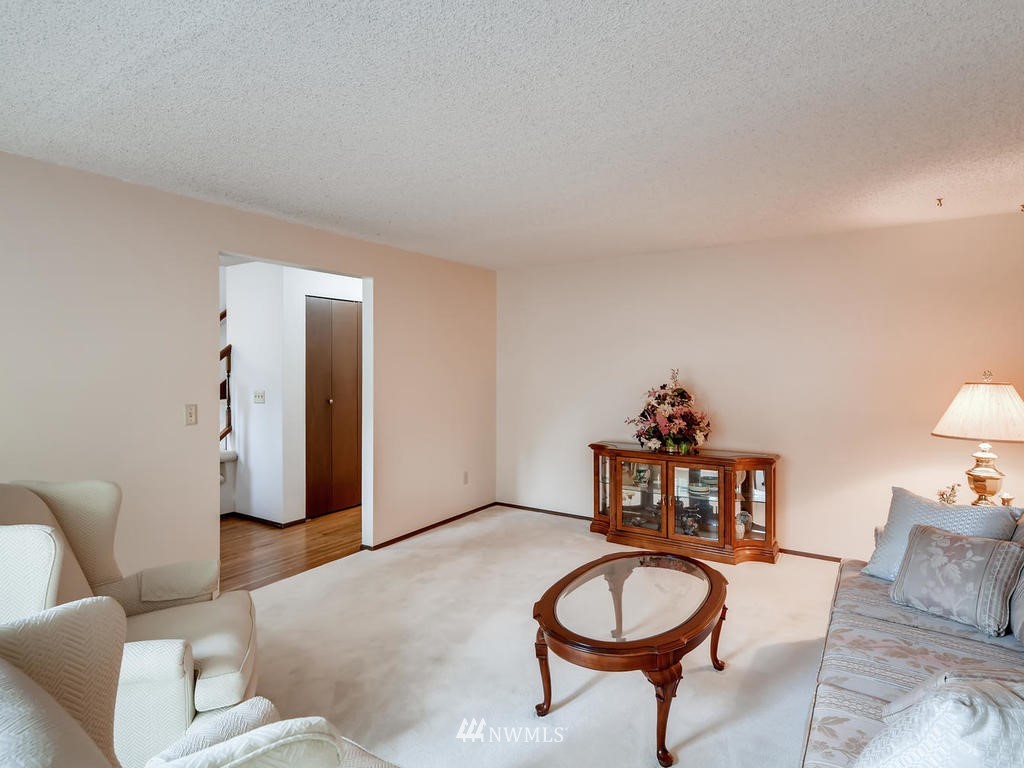 11125 Southeast 183rd Place Renton, WA 98055 - Photo 4 of 24