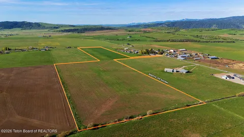 $785,000 | 122 County Road 122, Thayne, WY 83127