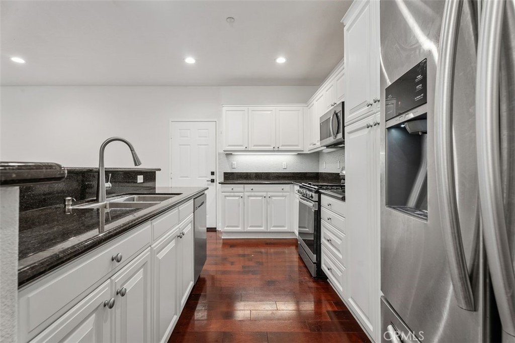 376 Quail Ridge Irvine, CA 92603 - Photo 7 of 31