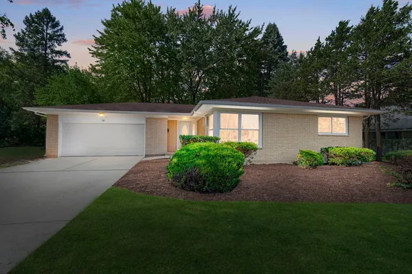 $415,000 | 92 North Airlite Street, Elgin, IL 60123