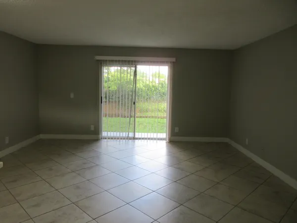 $2,500 | 4111 Northwest 114th Avenue, Coral Springs, FL 33065