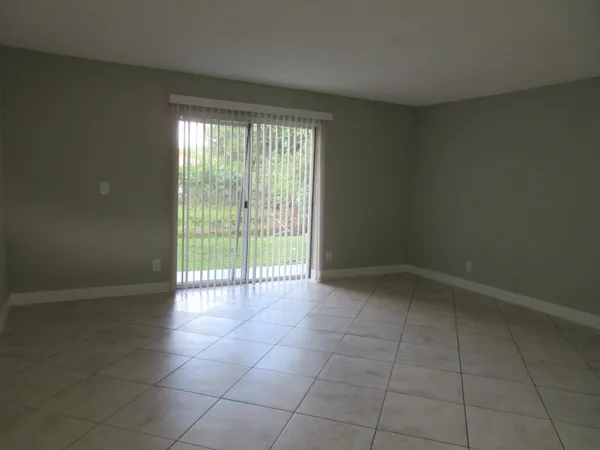 $2,500 | 4111 Northwest 114th Avenue, Coral Springs, FL 33065