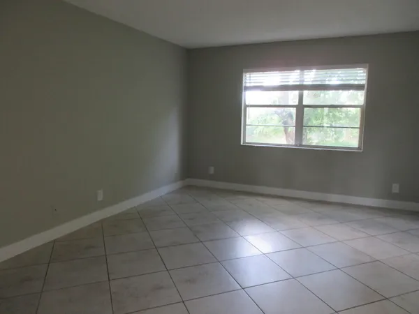 $2,500 | 4111 Northwest 114th Avenue, Coral Springs, FL 33065