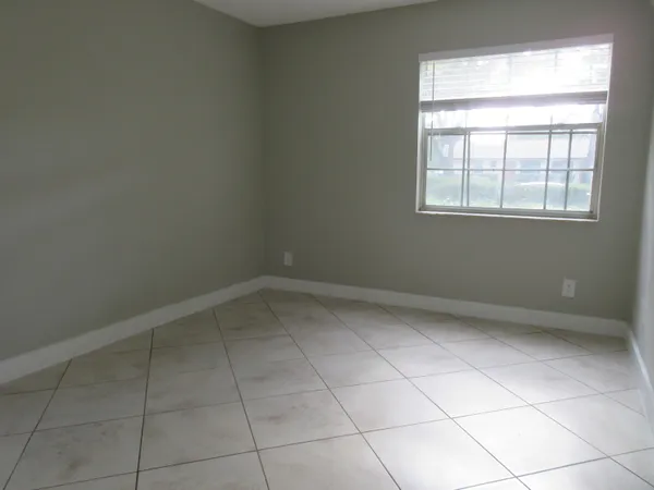 $2,500 | 4111 Northwest 114th Avenue, Coral Springs, FL 33065