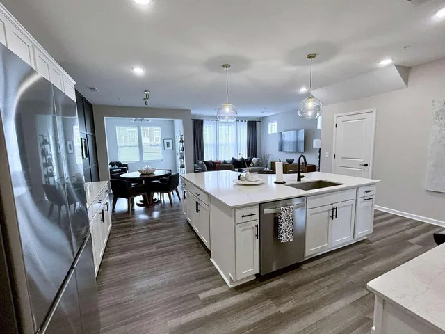 $467,779 | 212 Junco Road North, Lake Elmo, MN 55042