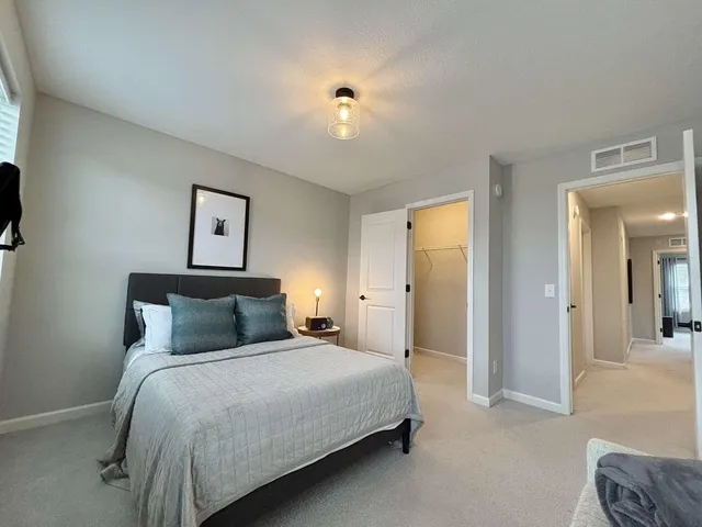 $467,779 | 212 Junco Road North, Lake Elmo, MN 55042