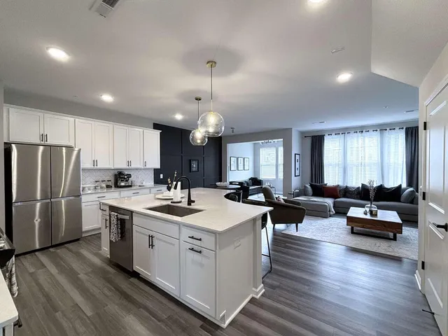 $467,779 | 212 Junco Road North, Lake Elmo, MN 55042