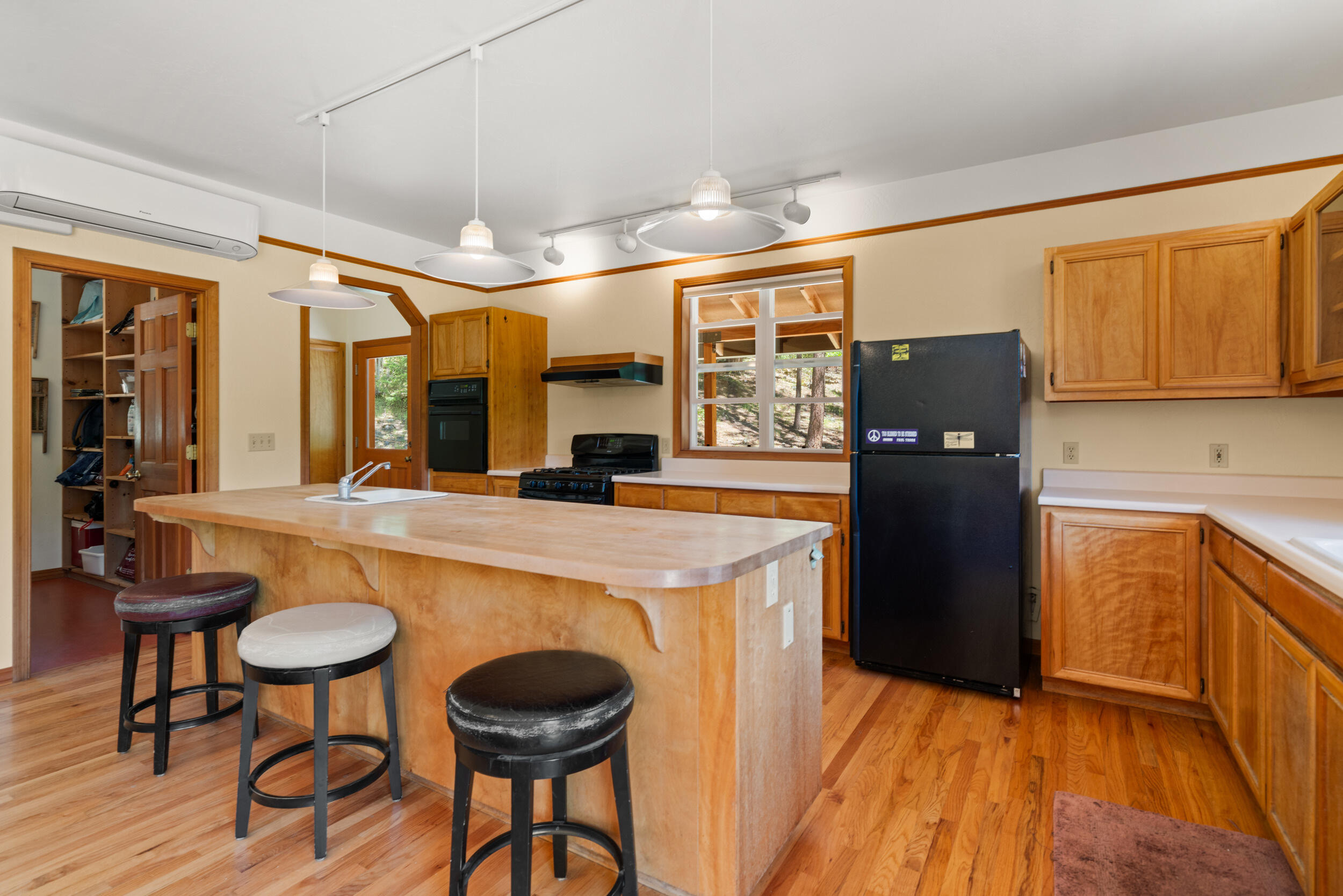 1700 Tyler Creek Road Ashland, OR 97520 - Photo 12 of 58
