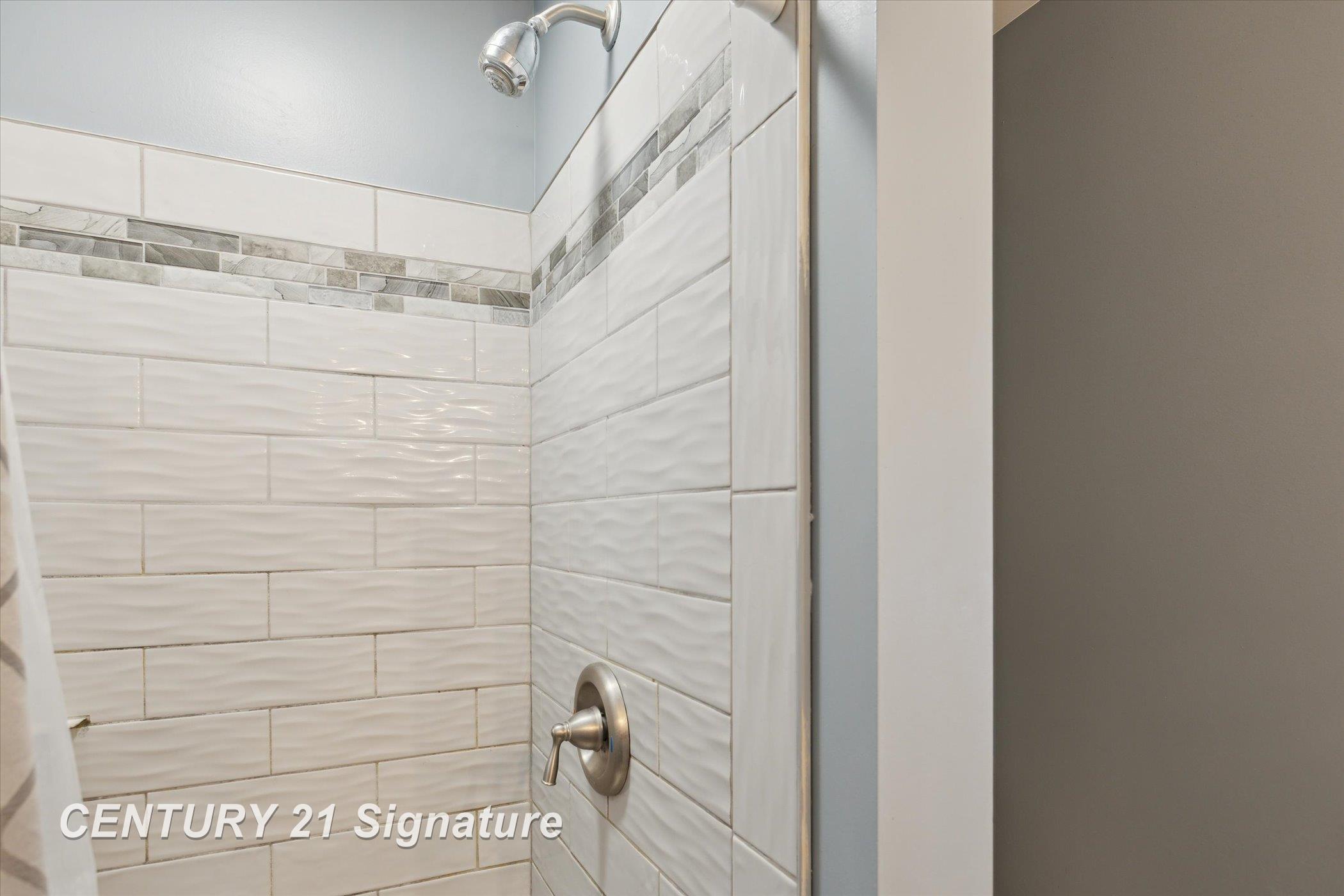 6357 Mackinaw Road Saginaw, MI 48604 - Photo 33 of 46 50181088-e4a57f46-f5e3-46ec-915f-944420495944.JPG