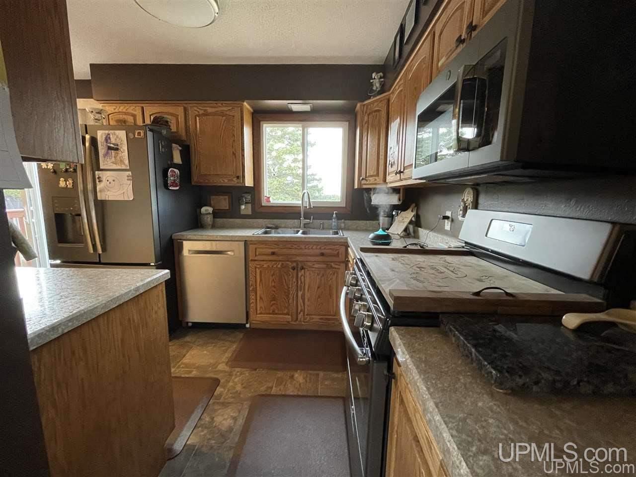 1109N Town Line Road Gulliver, MI 49840 - Photo 4 of 35