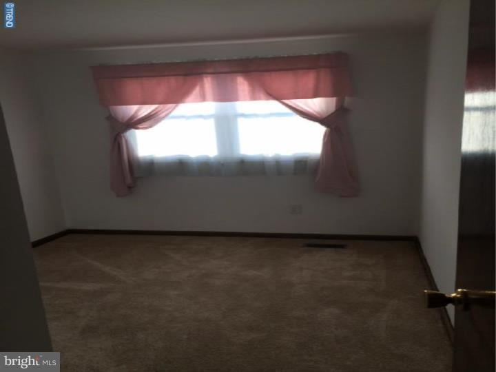12155 Aster Road Philadelphia, PA 19154 - Photo 11 of 17 Bedroom 3