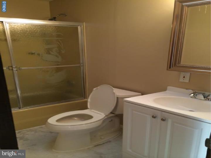 12155 Aster Road Philadelphia, PA 19154 - Photo 12 of 17 Bathroom