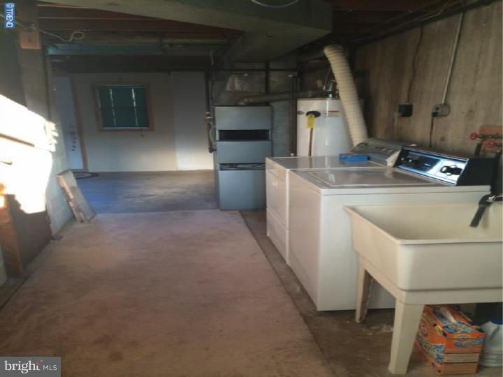 12155 Aster Road Philadelphia, PA 19154 - Photo 15 of 17 Laundry Room