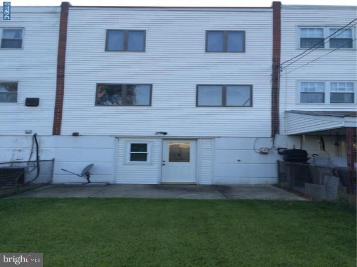 12155 Aster Road Philadelphia, PA 19154 - Photo 16 of 17 Exterior Back