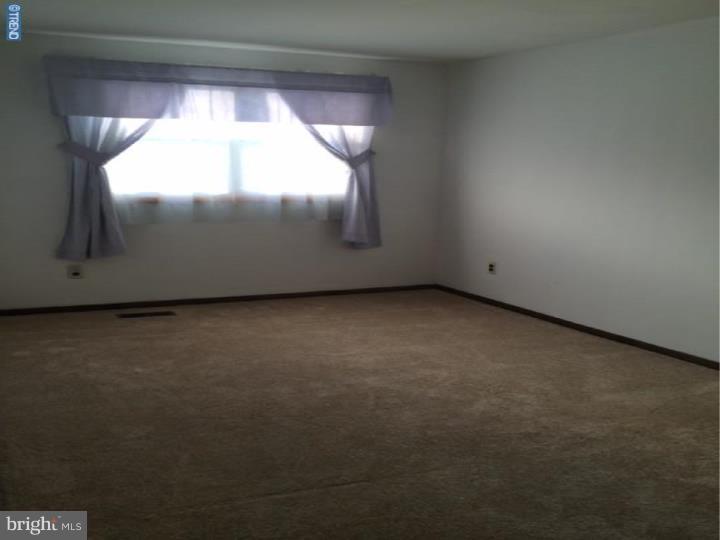 12155 Aster Road Philadelphia, PA 19154 - Photo 10 of 17 Bedroom 2