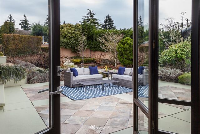 $4,600,000 | 1315 94th Avenue Northeast, Clyde Hill, WA 98004