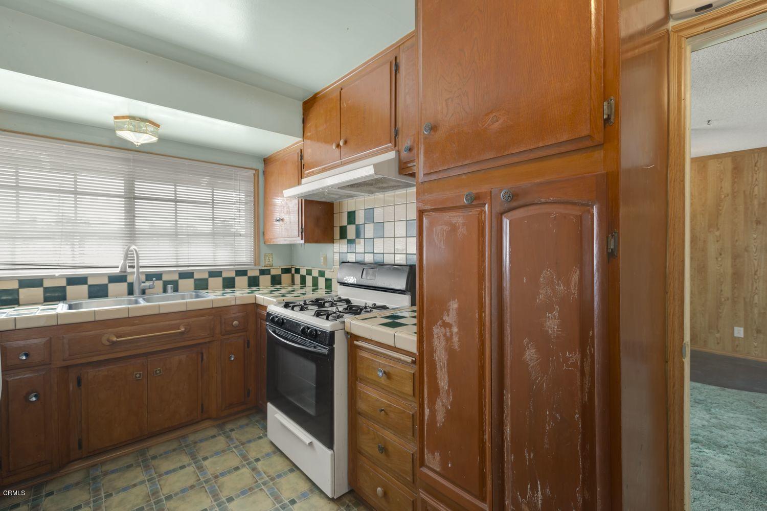 1251 Fuchsia Street Oxnard, CA 93036 - Photo 7 of 22 009_1251-fuchsia-street-oxnard-ca-usa-01