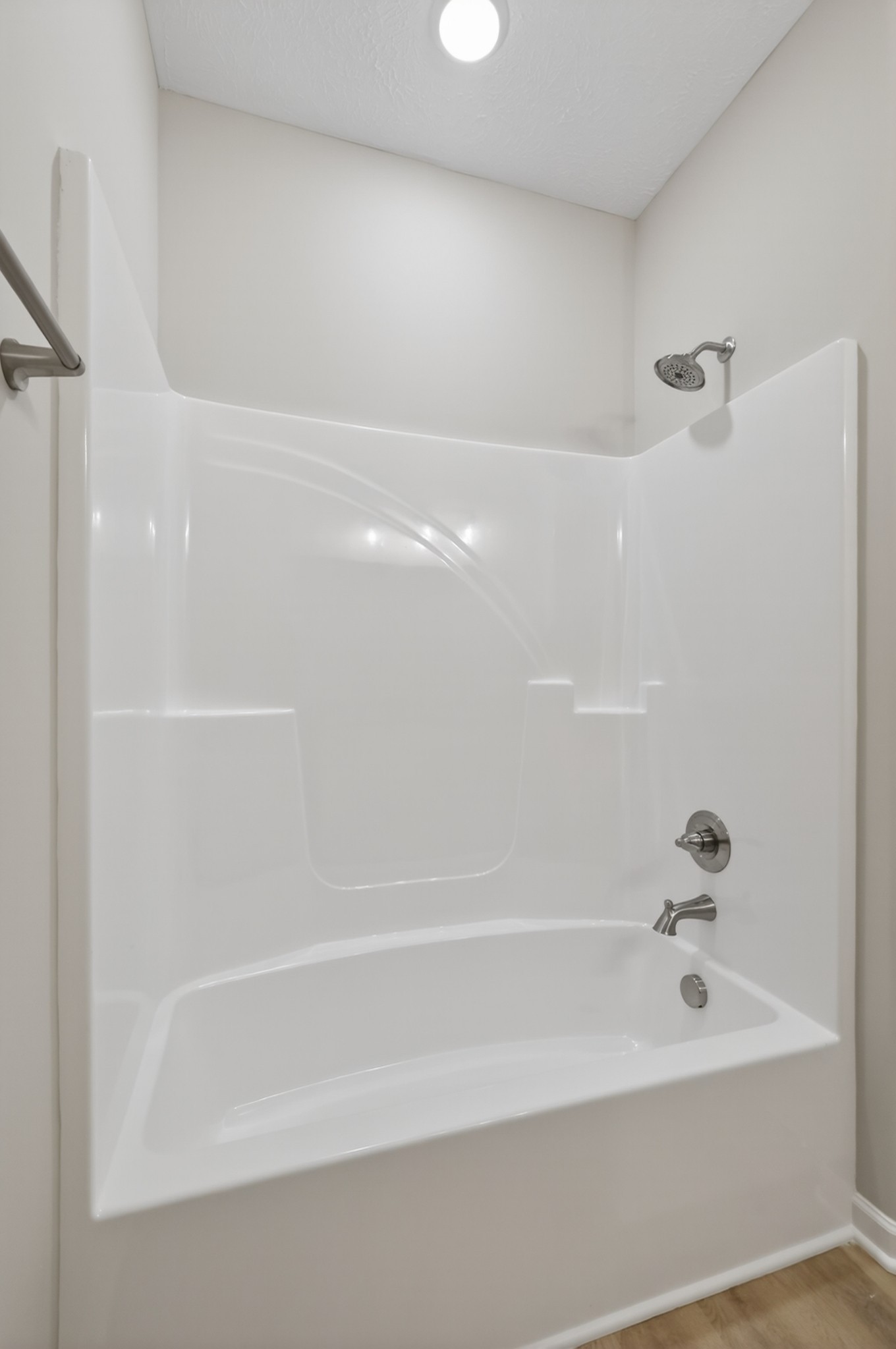 336 North Fork Branch Road Tullahoma, TN 37388 - Photo 27 of 34 a bathroom with a bathtub