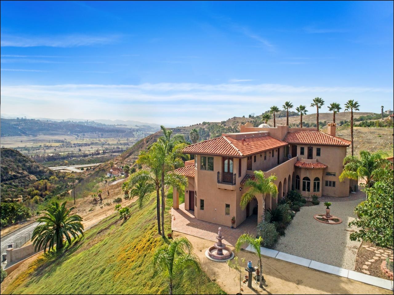 3947 Monserate Hill Road Fallbrook, CA 92028 - Photo 3 of 25