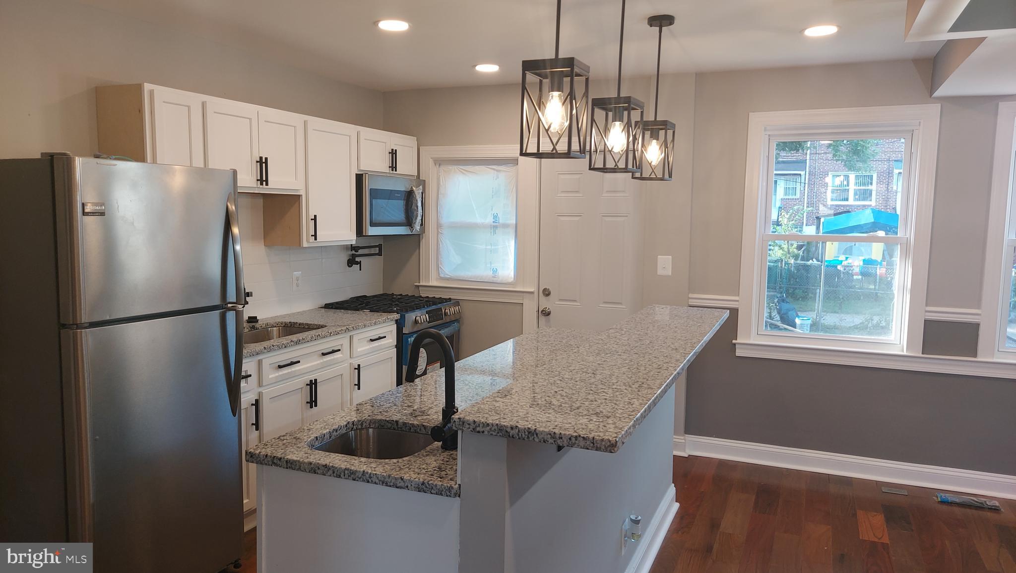 1342 Pentwood Road Baltimore, MD 21239 - Photo 4 of 35