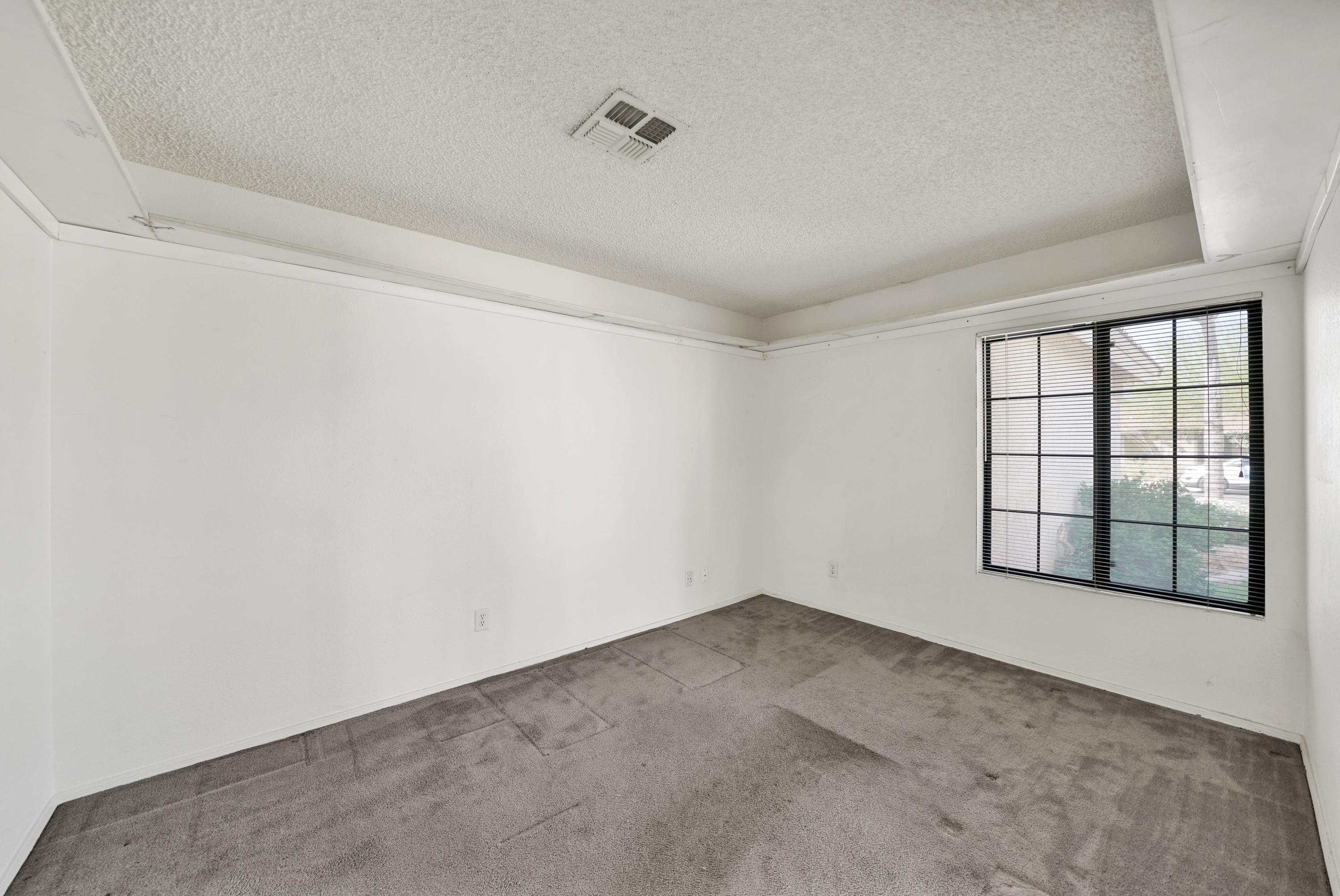 7749 West Redfield Road Peoria, AZ 85381 - Photo 6 of 45 Den / Office