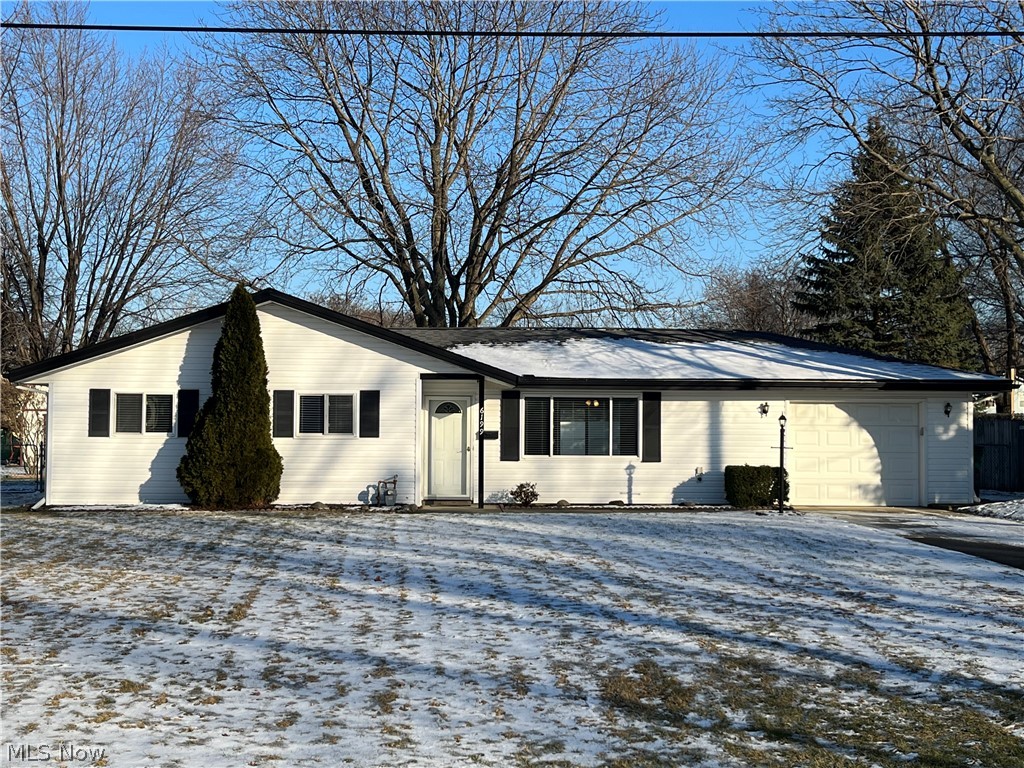6199 Lake Road Mentor, OH 44060 - Photo 1 of 15 Gallery Image 1