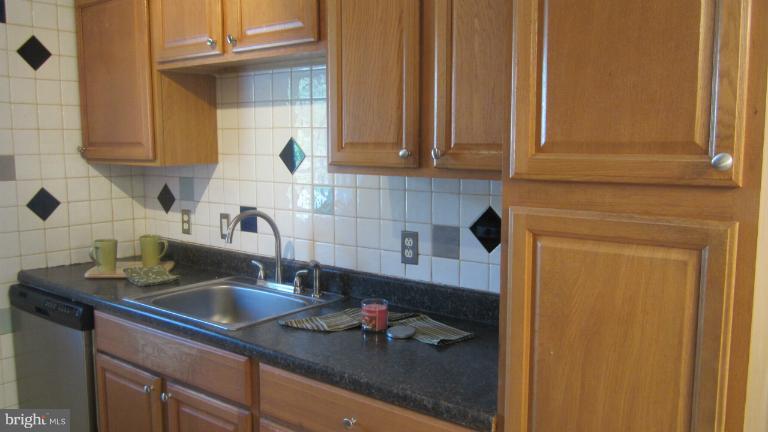 14502 Fullerton Road Woodbridge, VA 22193 - Photo 18 of 30 Kitchen